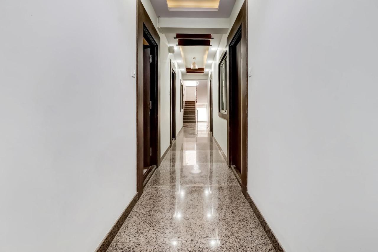 Oyo 81895 Nr Homes バンガロール エクステリア 写真